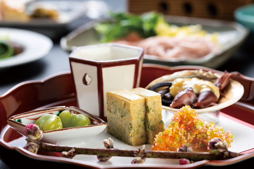 画像：季節感あふれる懐石料理